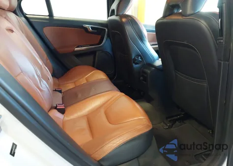 2015 Volvo S60 T6 Platinum из США, поврежденный, VIN YV149MFM8F2334261